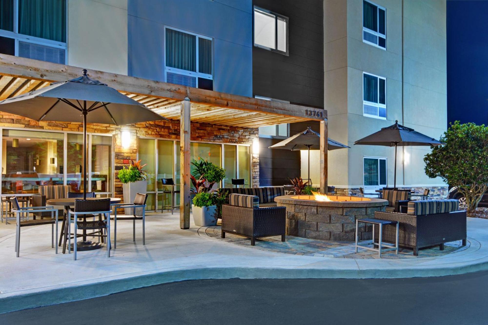 Towneplace Suites By Marriott Jacksonville East Екстериор снимка