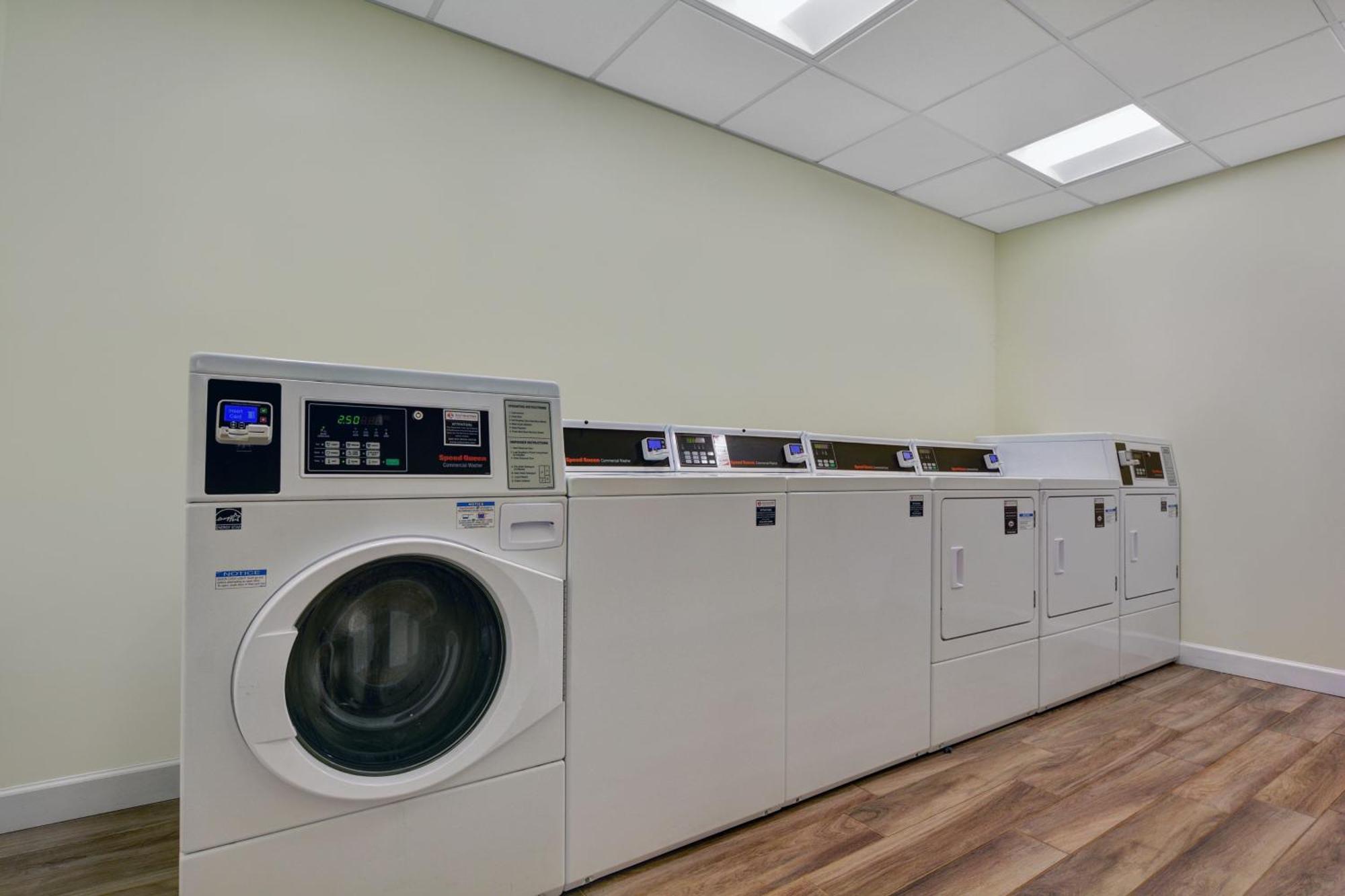 Towneplace Suites By Marriott Jacksonville East Екстериор снимка