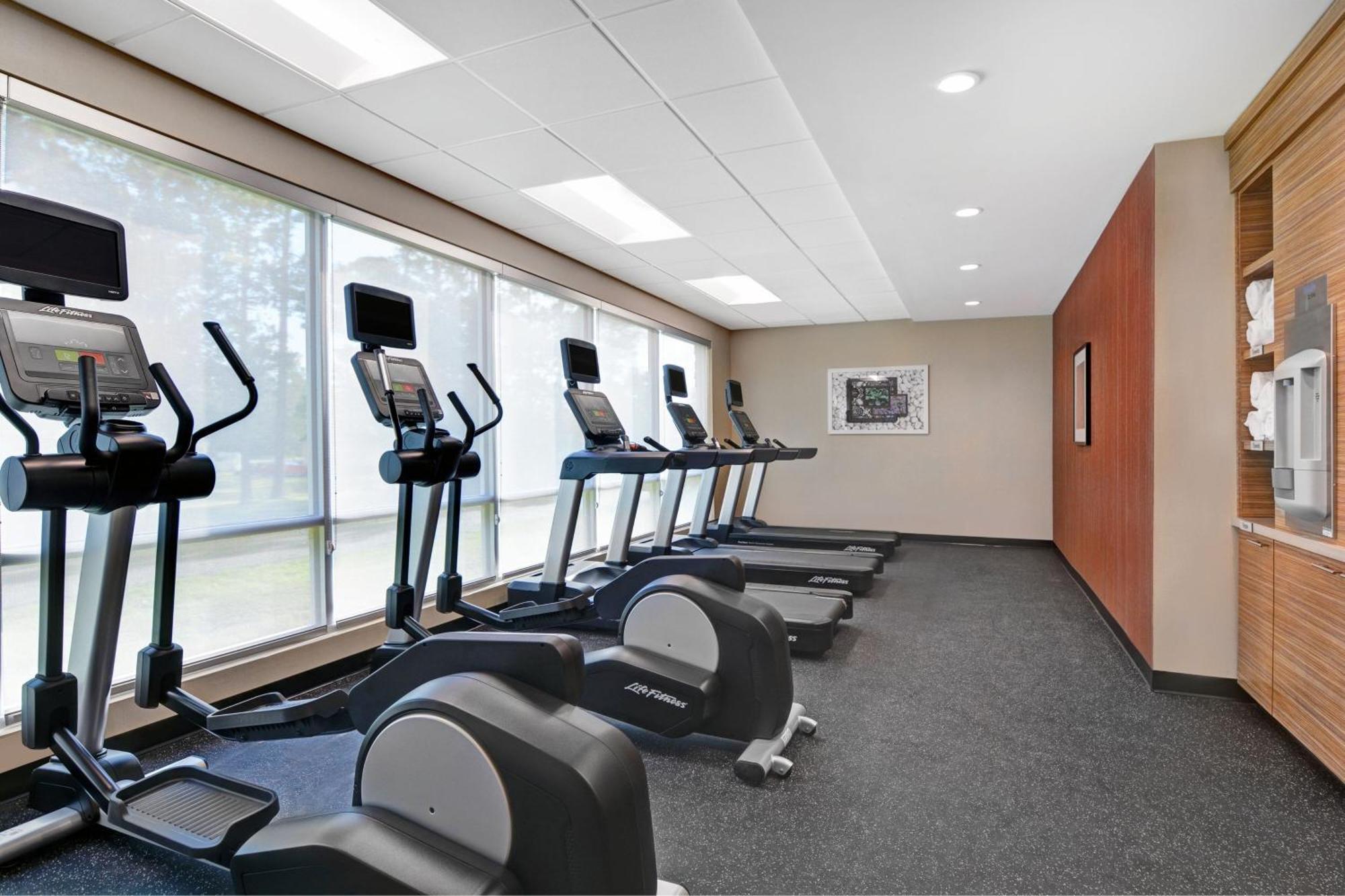 Towneplace Suites By Marriott Jacksonville East Екстериор снимка